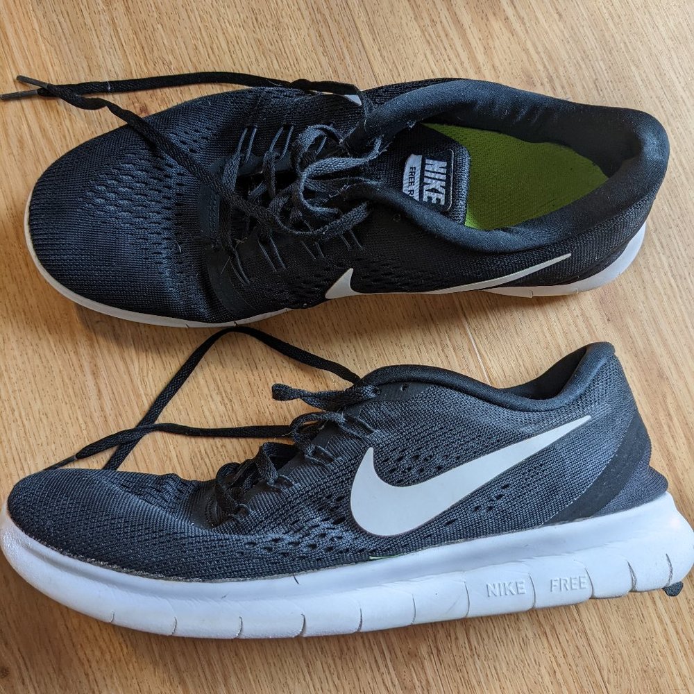 Men 9.5 Nike Free RN Black